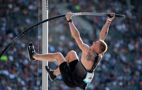 Piotr lisek (born 16 august 1992) is a polish athlete specialising in the pole vault. Piotr Lisek i Aleksandra Wiśnik wzięli ślub. Zobacz co ...