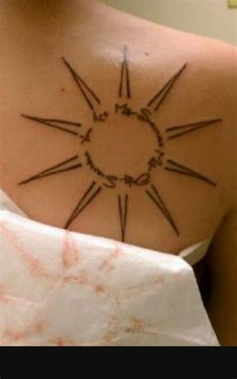 A great tattoo design that is so very small but can you find a more perfect sun and moon than this one. Pin by María Dewey on Sunshine | Sunshine tattoo, Tattoos ...