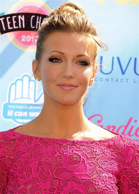 Red Carpet Dresses: Katie Cassidy - Teen Choice Awards 2013
