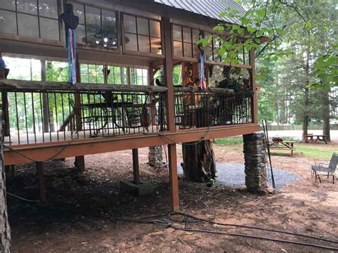 Enjoy your own clean well supplied cabin at guntersville's hidden treasure at the end of buck island road past the airport. Lake Guntersville Cabin - AL - Trips4Trade