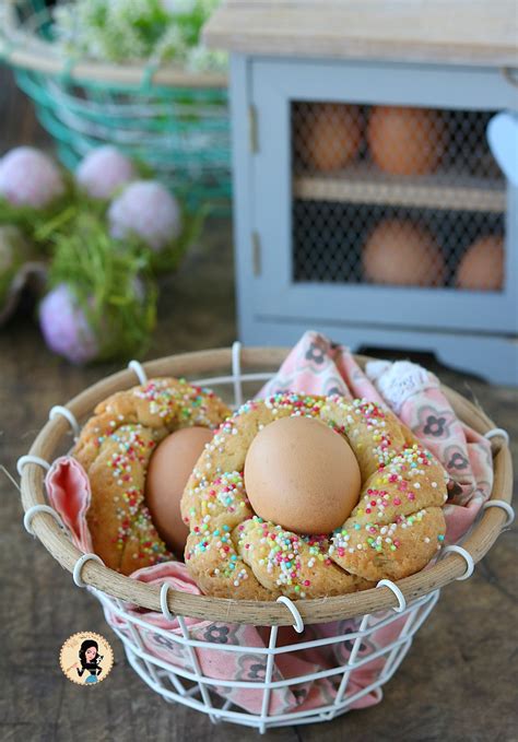 Solo tre ingredienti per una delle creme più golose e misteriose della storia gastronomica italiana. CUZZUPE CALABRESI dolci di pasqua con l'uovo