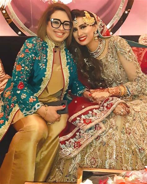 Its all about my romance with tv as an anchor, food i ❤️,fashion i carry. Madiha Naqvi Shared Her Married Life Pictures | Reviewit.pk