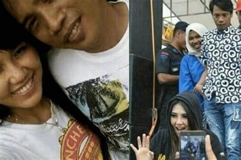 Bagaimana tidak, pelantun tembang sayang ini tampak mengunggah foto mesra dengan seorang pria bernama chevra papinka atau chevra yolandi yang memang sudah digosipkan dekat dengannya. Terungkap! Foto-foto Via Vallen Bersama Anak dan Seorang Pria yang Diduga Suaminya - Semua ...