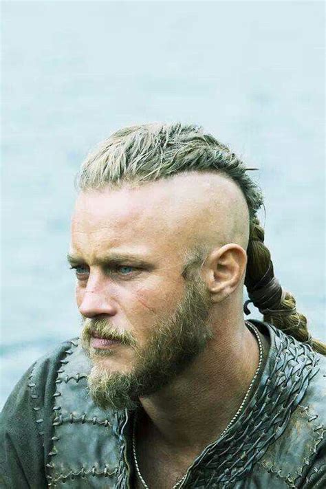 | voir plus d'idées coiffure pour hommes : Ragnar lothbrok, un Roi Viking légendaire, le guerrier ...