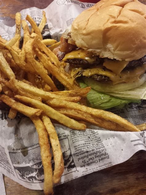 The restaurant serves tuna salad, coleslaw, hot dogs and french fries. Hamburger Inn - 33 Photos - Burgers - Delaware, OH ...