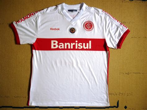 Der sport club internacional, kurz sc internacional, internacional oder einfach nur inter und im deutschen sprachraum allgemein bekannt als internacional porto alegre, ist ein fußballklub aus porto alegre. Camisas de Futsal e Futebol: 068 - S.C. Internacional ...