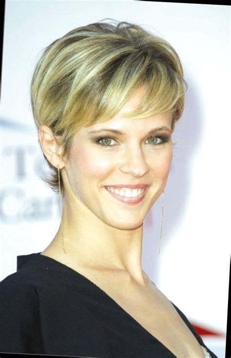 30 coiffures pour les femmes de plus de. gallérie : Les +20 top idées de modele de coiffure courte ...