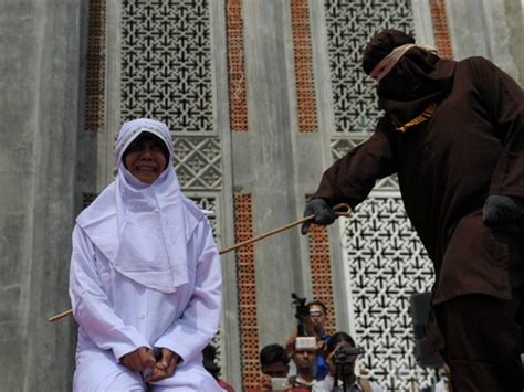 Pious muslim husband & wife. Controversial Turkish Marriage Guide Allows Wife-Beating