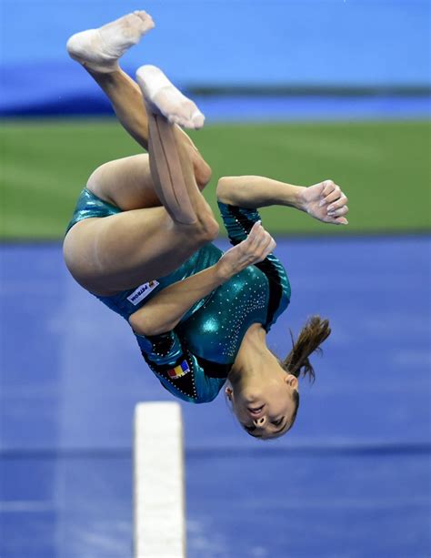 Larisa iordache se va lupta pentru trei medalii în finalele individuale de la campionatele mondiale din china. CM: Larisa Iordache Vicecampioana mondiala la sol