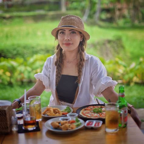 See more of tante cantik dan bohay on facebook. Koleksi Si Tante cantik dengan body Seksi Asal Bali ...