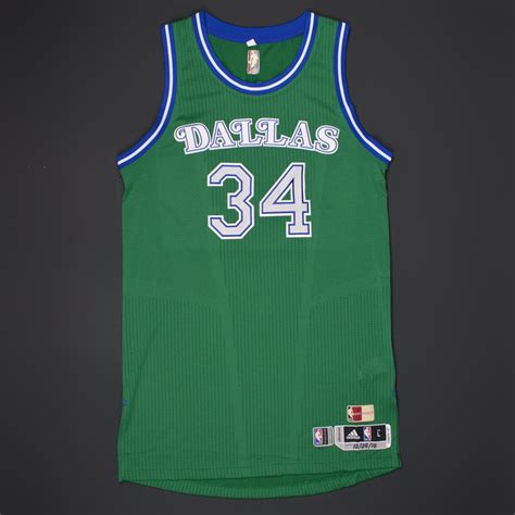Bring some color back and incorporate royal blue again. Devin Harris - Dallas Mavericks - Game-Worn '1980-90 Road Hardwood Classics' Jersey - 2015-16 ...