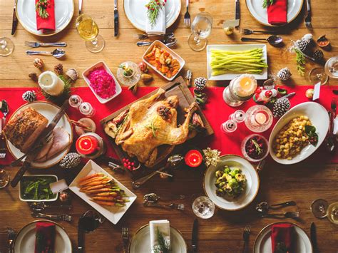 Maybe it's your first christmas hosting the family, or perhaps you're looking for new dishes to accompany your christmastime traditions. Here's the traditional Christmas dinner menu! - Times of India