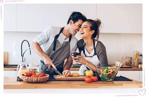 Love paragraphs for him are great to wake up to or to get before going to sleep. How to Surprise Your Girlfriend on Valentine's Day: 35 ...