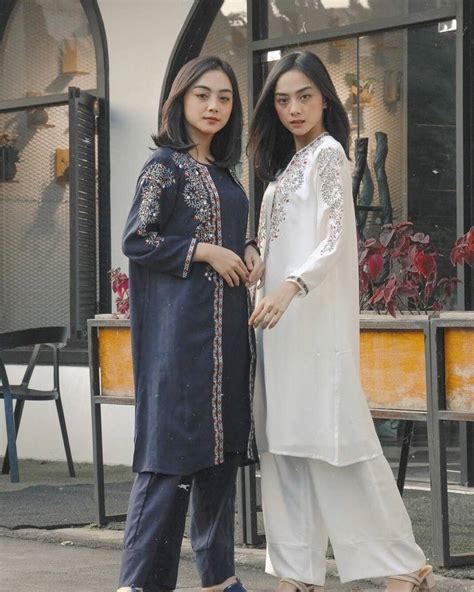 Kamu bisa memanfaatkan fitur video call agar lebih seru. 7 Selebgram Ini Punya Style Outfit Lebaran yang Asyik, Hype dan Beda dari yang Lain