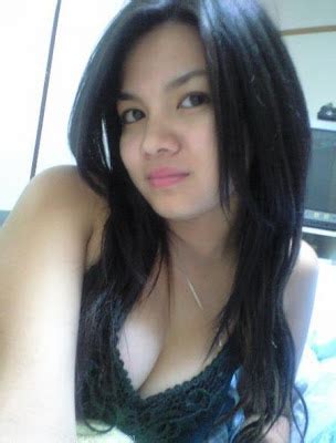 Cerita seks dengan gadis tetangga, ngentot tante tetanga hot ini bermula ketika hujan turun deras sehinga membuat kamar gw bocor dan hanya g. Novi, teman SMA ku yang cantik ~ cerita sex