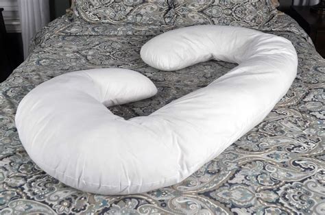 Leachco Snoogle Pillow Review | Sleepopolis