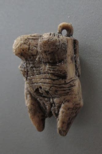 While the majority of venus figurines conform to these voluptuous characteristics, individual finds show that there is some diversity in terms of their it is carved from wooly mammoth ivory. Goddess figurine from Hohle Fels | TOPGEO