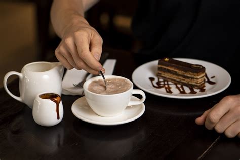 Lindt Chocolate Cafe - drinks, ice cream and cakes | Darling Harbour