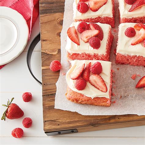 Combine gelatin and boiling water in small bowl. Duncan Hines Strawberry Cake Ideas / Strawberry Champagne ...