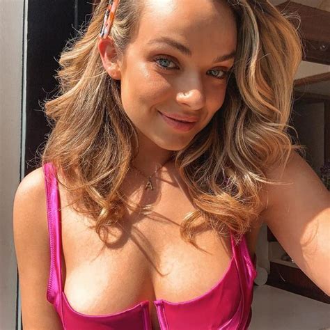 Abbie chatfield (@abbiechatfield) on tiktok | 303.6k likes. Bachelor star Abbie Chatfield loses followers over ...