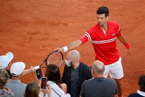 Head makes the racquet that novak djokovic uses on the court every day, but it is a little different than any racquet ever sold to the public. Novak Djokovic Gives French Open 2021-winning Racquet to ...