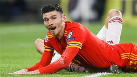 Kieffer moore er en walisisk fodboldspiller, som blev født den 8. Kieffer Moore: Cardiff keen on signing Wales and Wigan ...