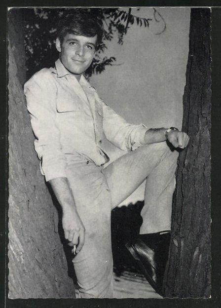 Januar 1944 in dresden) ist ein deutscher bühnenschauspieler, filmschauspieler, synchronsprecher und schlagersänger. thomas fritsch - ZVAB