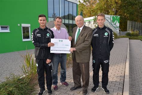 Organisiert einen ehrenamtlichen fahrdienst für bürgerinnen und bürger der gemeinde fürth in das impfzentrum. Großherzige Spende für den Kleeblatt-Nachwuchs - Fürth