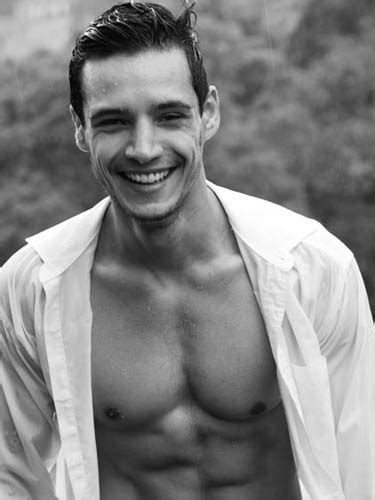 3,900 likes · 2 talking about this. L'Homme du Jour: TIAGO VIEIRA