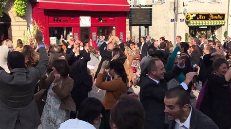 Choisissez un magasin pour accéder à son adresse et ses horaires d'ouvertures. 2015 09 26 Flashmob mariage Câline et Etienne St Pourçain ...