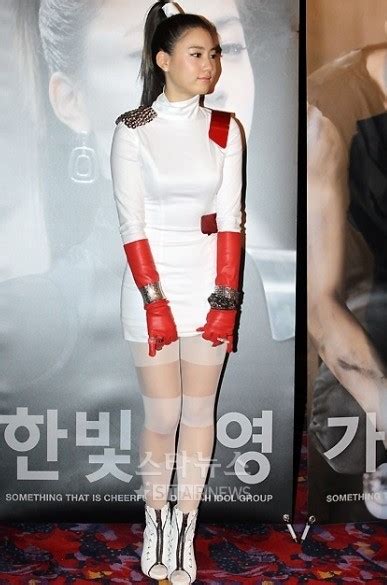 플레이 파트너부터 시작하면 어때요? 화려한 외모로 인해 스토킹 당하는 전국구 조직 윤파의 셋째, 화영. 티아라 화영 노출 방송사고 논란 : 네이버 블로그