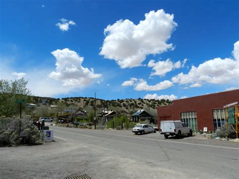 Sitting midway along the turquoise trail national scenic byway. Madrid, New Mexico - MacManX.com