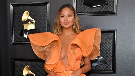 Das model chrissy teigen, ehefrau von musiker john legend, hat eine fehlgeburt erlitten. Nach Fehlgeburt: Chrissy Teigen und John erstmals ...