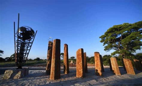 While filming tropic of capricorn, simon traveled through namibia, botswana, south africa, mozambique, madagascar, western australia, the northern territory, queensland, chile, argentina, paraguay and brazil. F/town councillors up in arms over tropic of capricorn ...