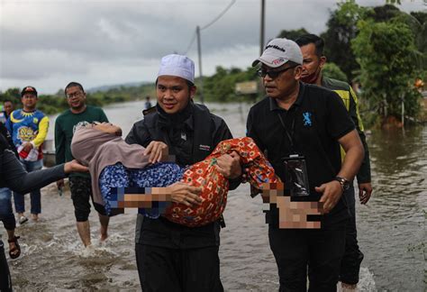 Untuk video penuh sila layari : 7 Keperibadian Ustaz Ebit Lew Yang Boleh Kita Contohi ...