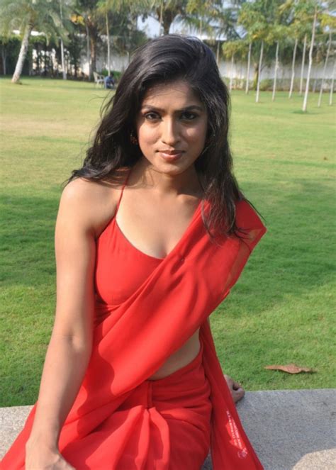 Anasuya bharadwaj hot stills in saree styled by gauri naidu. actress largest navel,cleavage,hip,waist photo collections : kanishka soni saree navel