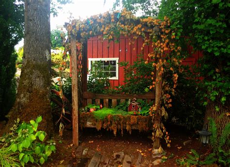 Orioles in an instant | birds & blooms: Country yard decor at Lucy's Garden in Ridgefield ...