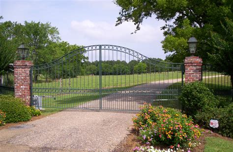 Request any service, anywhere with intently.co. Jefcoat Fence Co., Inc. | Pearl, MS | Fence Contractor