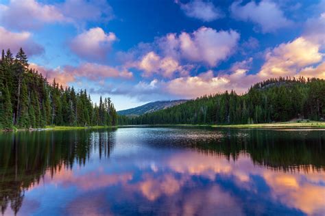 View daily or weather updates, watch videos and photos, join the discussion in forums. Mt Bachelor reflecting in Todd Lake Bend, Oregon - Alidays