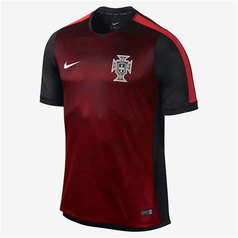 Highly breathable fabric helps keep sweat off your skin, so you stay cool and. Nike Portugal Squad Pre-match 2 Football Shirt - Black ...