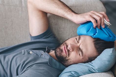 Sakit kepala sebelah kanan dapat terjadi akibat adanya infeksi seperti meningitis, peradangan ataupun gangguan dalam pembuluh darah di sekitar otak. Selalu sakit kepala belah kanan? Gangguan saraf, kesan ...