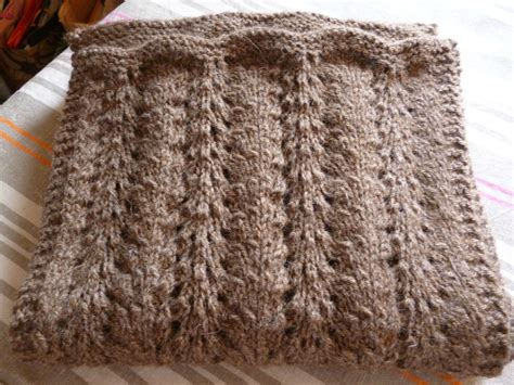 Modele snood laine à tricoter modele tricot automne hiver veste jeu catalogue chapeaux d'hiver collection. Modele gratuit echarpe tricot femme - Laine et tricot