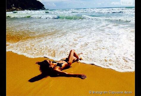 Comédienne animatrice télé et radio snap capucine.anav. Capucine Anav en bikini à la plage : derniers moments de ...