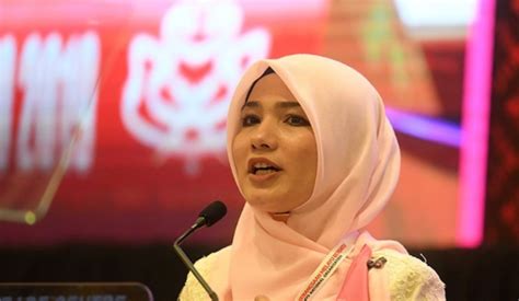 Zahida zarik khan ketua pergerakan puteri umno malaysia. Langkah gantung Parlimen rencat terma hitam putih Umno ...