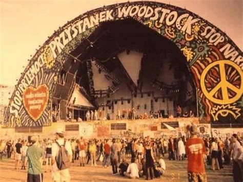 See more ideas about 1960s, hippie movement, woodstock hippies. Hippies of 1960s ~ Woodstock Festival Bus on Make A Gif ...
