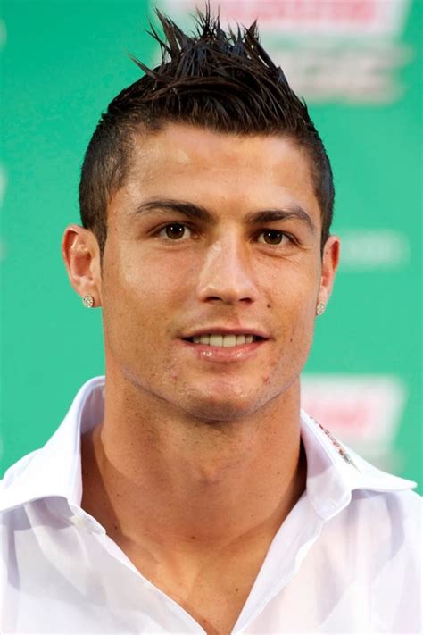 The hair is spiked vertically upwards devoid of any side sweeping resulting out of a brushstroke. Top 21 Cristiano Ronaldo Hairstyles to Copy