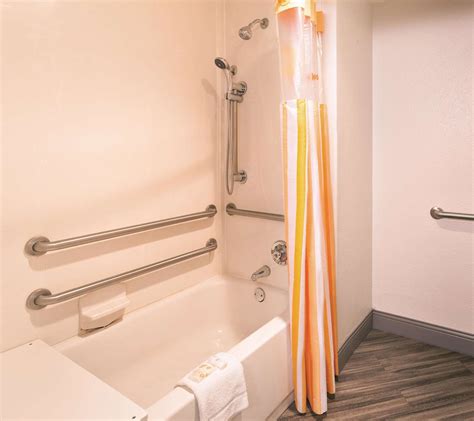 Hotel in miami with free breakfast and outdoor pool. La Quinta Inn & Suites Airport East Miami, FL - See Discounts