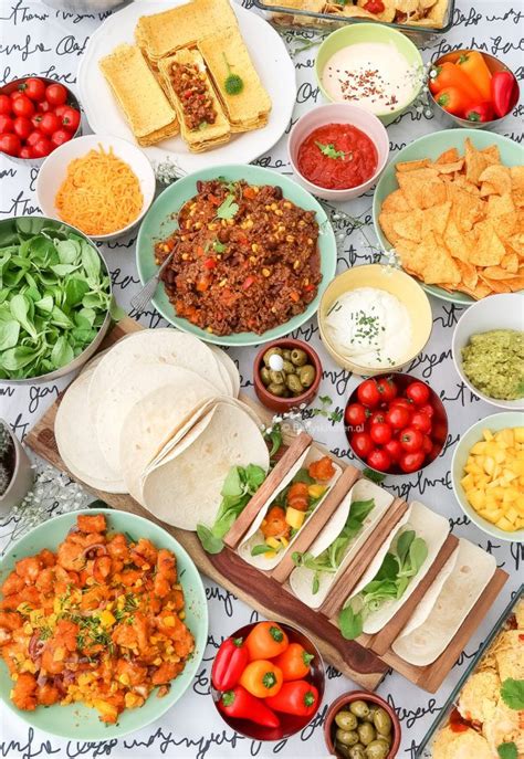 The tacos are filled with seasoned black beans for a boost of protein, avocado salsa, and lettuce while the escabéche features an array of fresh veggies like cabbage, jicama, carrots, bell pepper, and green onions. Een Tex Mex Party organiseren (+winactie | Tex mex, Food ...