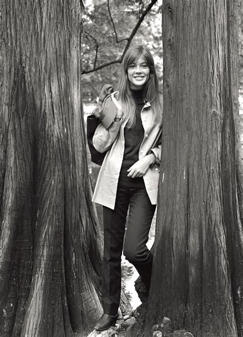 Françoise hardy was the face of 1960s french pop, with the likes of dylan and jagger falling for her enigmatic allure. Now You Know: Françoise Hardy Was the Original Street Style Star | Francoise hardy, Beatnik ...