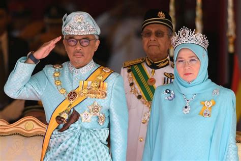 During the 19th century the malay sultans aligned themselves the. Sultan Abdullah Ri'ayatuddin sworn in as the 16th King of ...